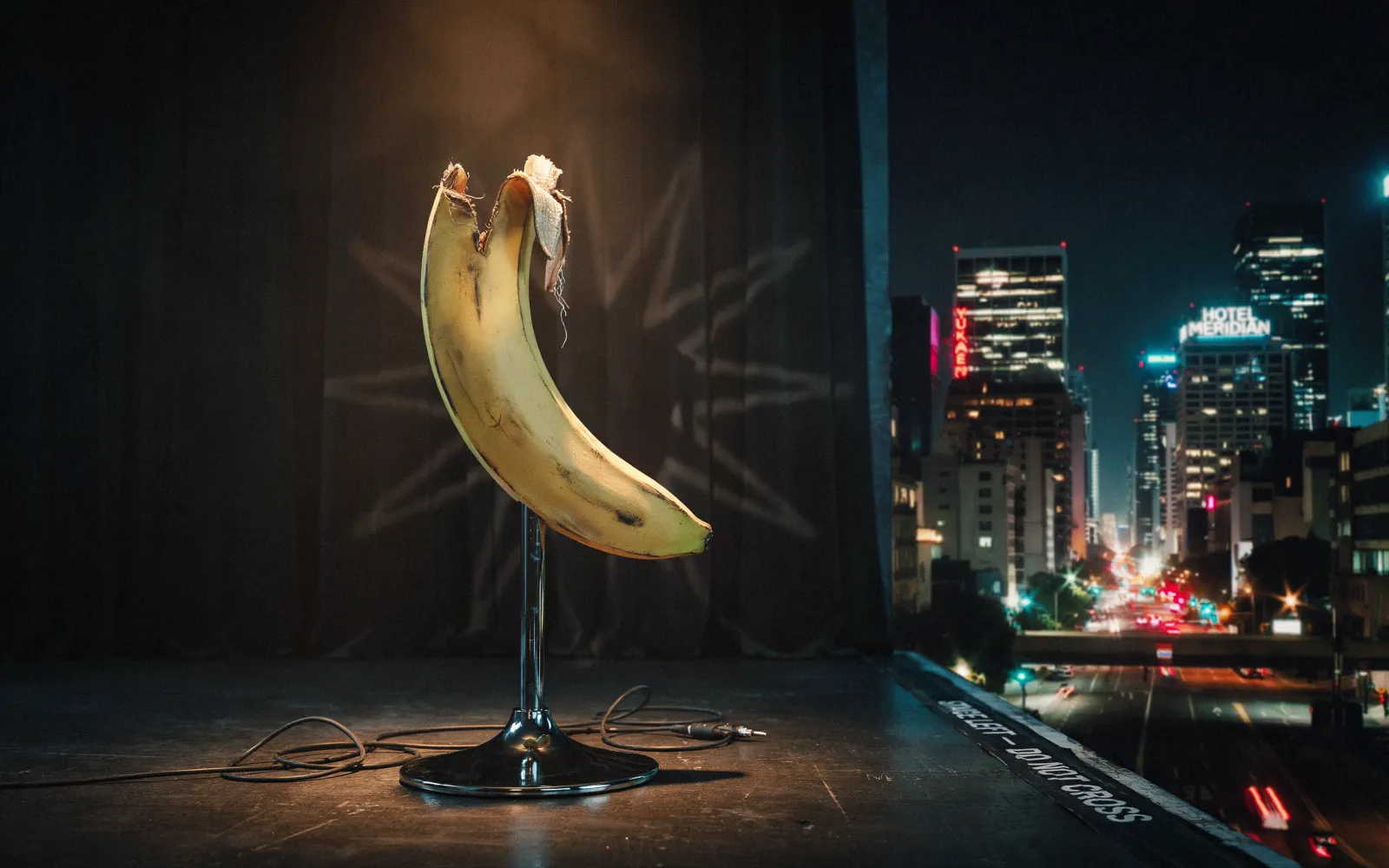 End It Incites Crowd to Tear Apart Fans Banana Costume During Toronto Show